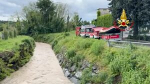 Uomo trovato morto in torrente in piena a Cantù a causa del maltempo