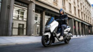 Il nuovo Yamaha NMax 125 è perfetto per le autostrade