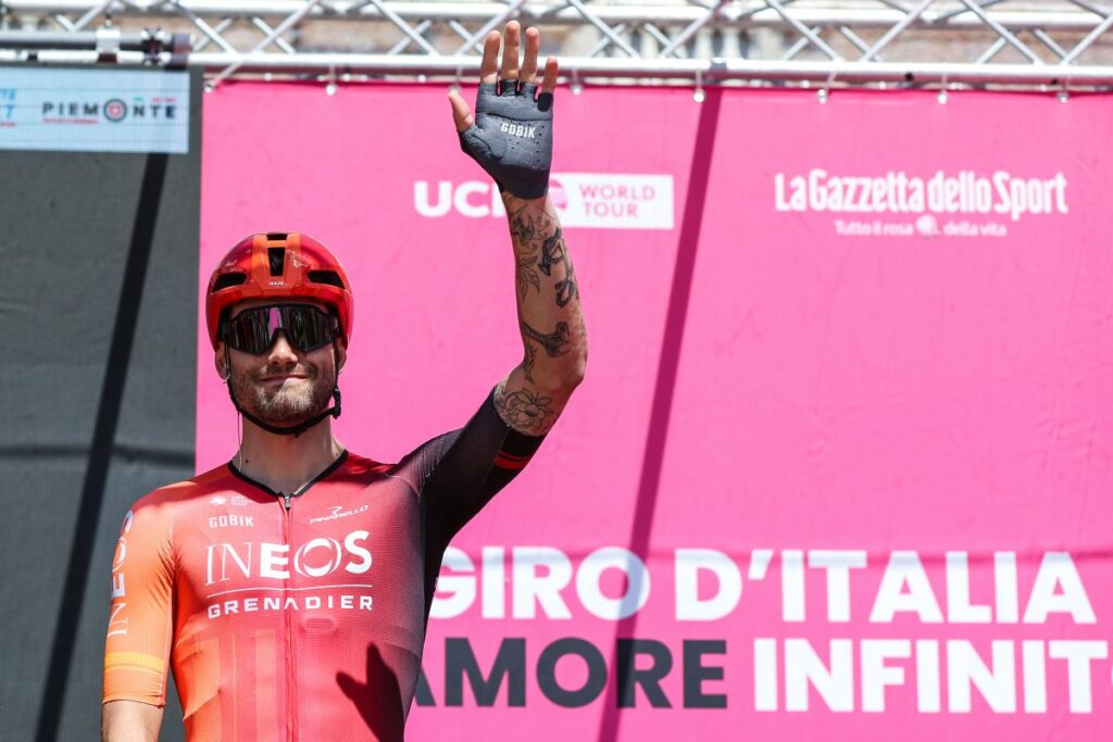Filippo Ganna dell'Italia e il Team INEOS Grenadiers si sono visti prima del 107° Giro d'Italia...