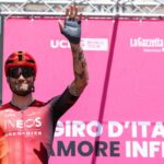 Ganna trionfa nella crono a Desenzano, Pogacar mantiene la maglia rosa