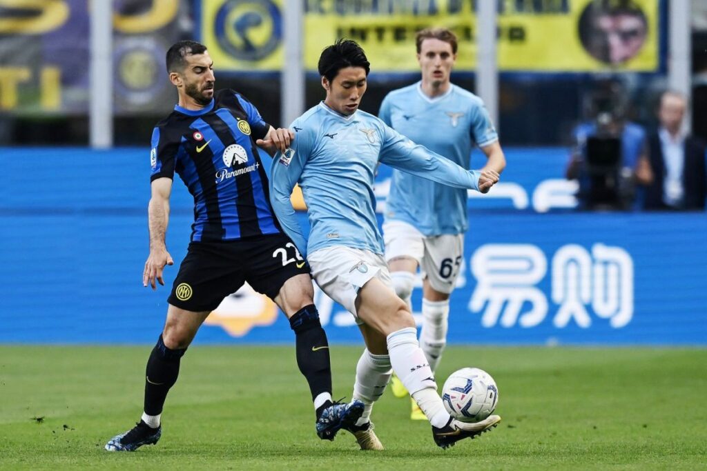 La partita di calcio tra Inter e Lazio si è conclusa con un pareggio 1-1 all'ultima sfida stagionale...