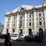 La borsa di Milano apre in ribasso dello 0,8% a causa dello stacco delle cedole