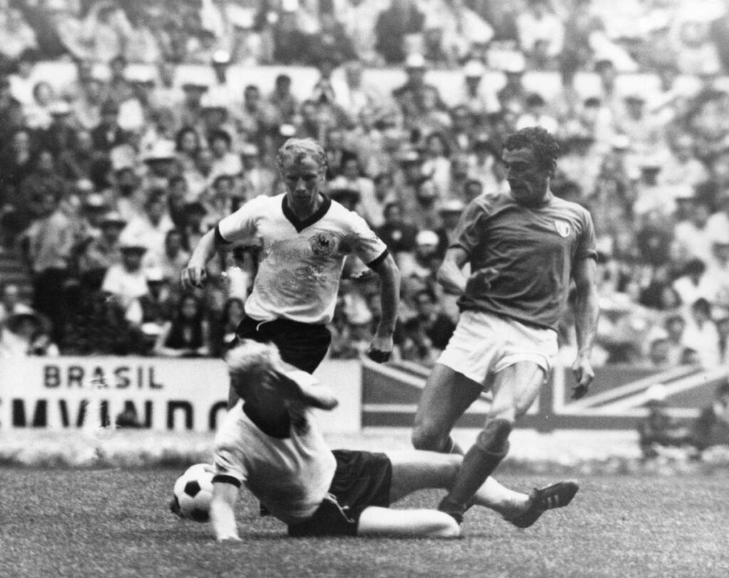 Il difensore tedesco Karl-Heinz Schnellinger è morto a Milano all'età di 85 anni. Schnellinger, noto...