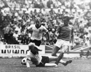 Il difensore tedesco Karl-Heinz Schnellinger è morto a Milano all'età di 85 anni. Schnellinger, noto...