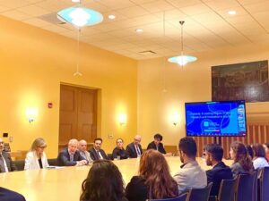 Guido Bertolaso, assessore regionale al Welfare, si trova attualmente negli Stati Uniti in missione...