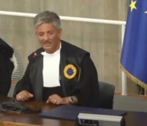 Rosario Fiorello ha ricevuto il Sigillo di Ateneo dell'Università di Urbino in una cerimonia...