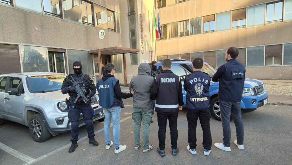 A Milano è stata sgominata un'organizzazione criminale turca, con l'arresto di 19 cittadini turchi...