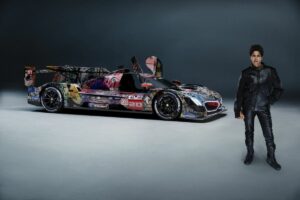 La BMW Art Car di Julie Mehretu in esposizione al Centre Pompidou a Parigi