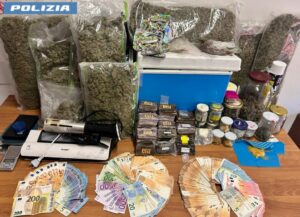 A Roma: Sequestrati 24 kg di droga, due arrestati