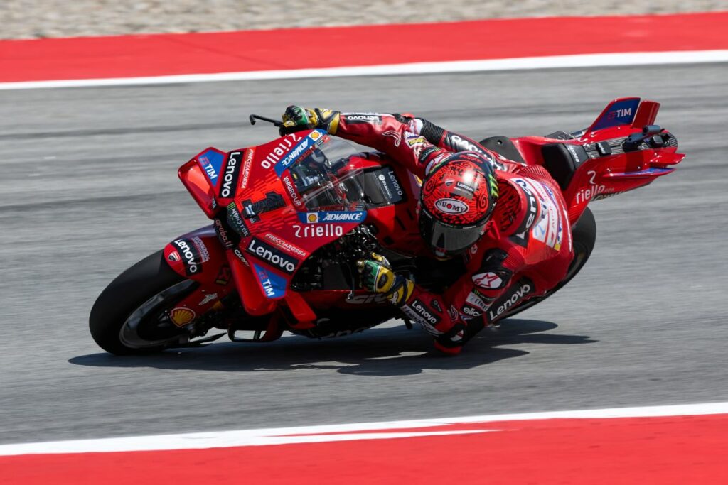 Il 25 maggio 2024 a Barcellona, Spagna, Francesco Bagnaia dall'Italia del Team Ducati Lenovo con...