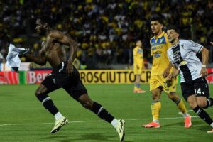 Il Frosinone festeggerà l'Udinese al Benito Stirpe, che ha vinto 1-0 e si è salvata, condannando il...