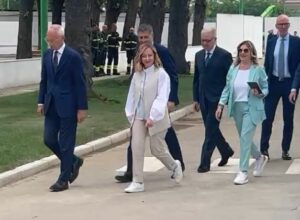 Meloni si reca a Caivano per la riapertura del centro sportivo ex Delphinia