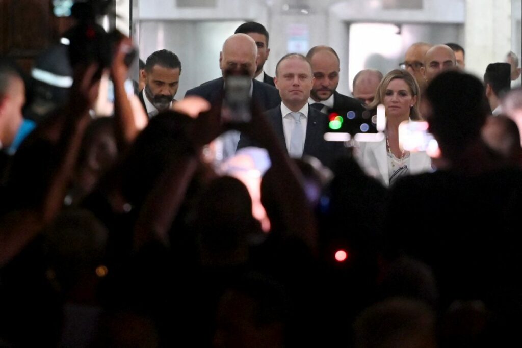 L’ex premier Muscat di Malta sotto accusa per corruzione e riciclaggio