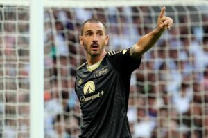 Il difensore Leonardo Bonucci ha annunciato il suo ritiro dal calcio giocato attraverso una lettera...