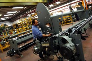 A Roma, secondo i dati Istat di aprile, si registra un aumento degli occupati, una diminuzione dei...