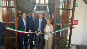 Il ministro delle Imprese e del Made in Italy, Adolfo Urso, ha inaugurato a Catania la Casa del Made...