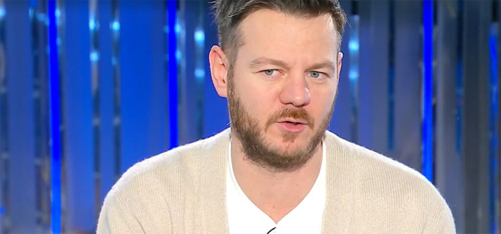 Nessuno è normale da vicino: le mie manie includono incrociare le dita