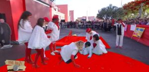 Nella puntata di Viva Rai2 andata in onda giovedì 9 maggio, Arisa ha avuto una brutta caduta durante...