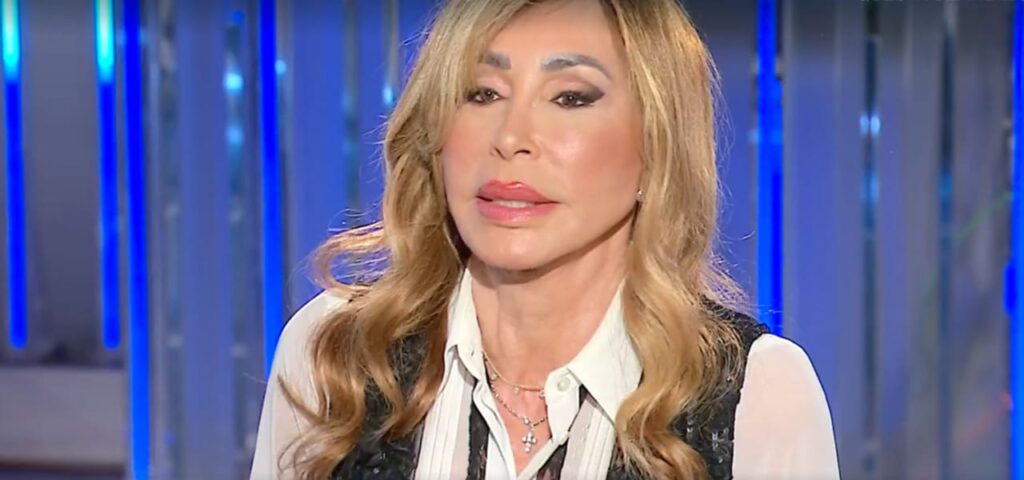 Mike Bongiorno, il re dei quiz televisivi, è scomparso l'8 settembre del 2009, lasciando un vuoto...