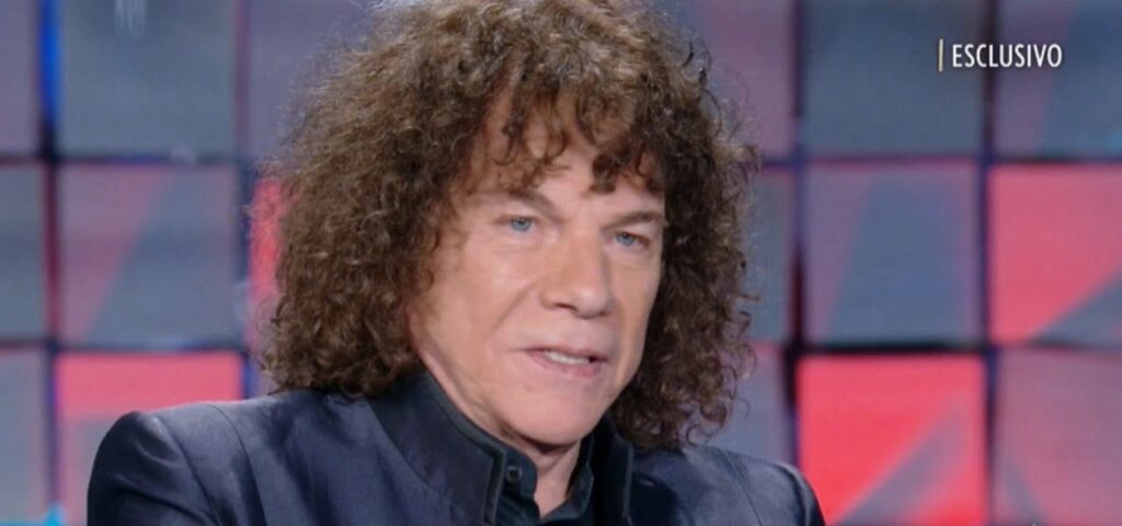 Riccardo Cocciante è un noto cantautore italiano nato a Saigon il 20 febbraio 1946 da padre italiano...