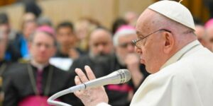 “Papa Francesco affronta il problema della corruzione nella Chiesa” – Ecco cosa sappiamo