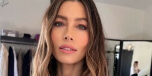 Jessica Biel spiega il ciclo mestruale ai figli con un libro per bambini divertente e educativo