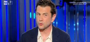 Vinicio Marchioni: il desiderio di essere un padre migliore dopo la perdita del padre a soli 39 anni