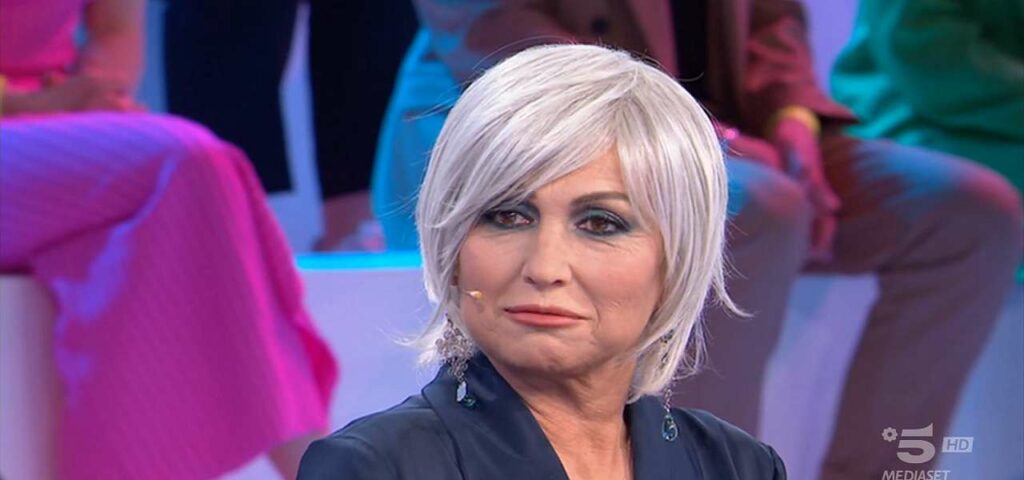 alessamdra-celentano-parrucca-amici22.jpg
