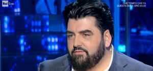 Lo chef Antonino Cannavacciuolo ha preso la difficile decisione di chiudere il suo ristorante Novara...