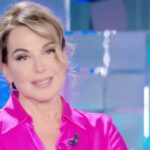Barbara D’Urso pronta a nuovi progetti televisivi: la verità sul suo ritorno in tv