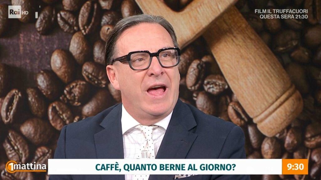 Caffè non causa nervosismo, sicuro fino a 5 tazze al giorno” / Prof. Mariani avverte: “Attenzione al caffè sintetico in arrivo