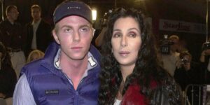 Cher chiede la tutela del figlio Elijah Blue Allman, 47 anni: ecco il motivo.