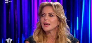 Claudia Gerini è l’ospite speciale nella puntata di oggi a Da Noi… A ruota libera, programma...