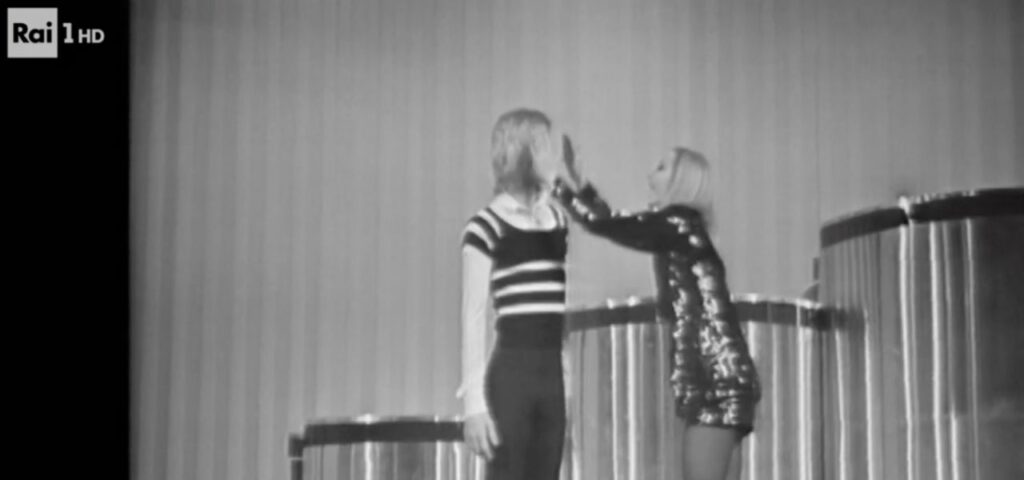 Enzo Paolo Turchi è stato, insieme a Raffaella Carrà, l’inventore del Tuca Tuca, il celebre ballo...