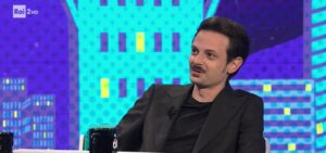 Fabio Rovazzi è alla ricerca di una nuova compagna. Il famoso youtuber e cantante italiano...