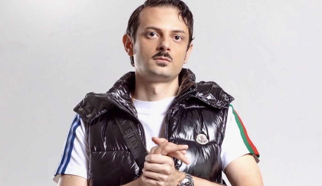 L’ex vincitore de L’Isola dei Famosi debutta con un podcast insieme a Fabio Rovazzi