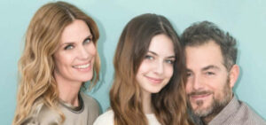 Stella Bossari è la figlia di Daniele Bossari e Filippa Lagerback, nata dall'amore dei due...