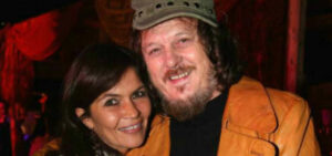 La storia d'amore tra Zucchero e la moglie Francesca Mozer prosegue a gonfie vele. La coppia è...