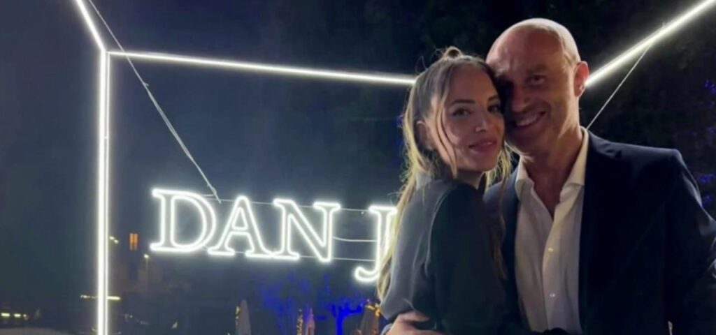 Il noto conduttore e produttore discografico Rudy Zerbi farà il suo ritorno oggi nello studio di...