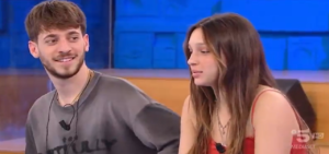 Holden e Sarah Toscano sono fidanzati? Il cantante chiarisce a Verissimo: ultimi rumors Amici non è...