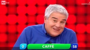 Pino Insegno torna a condurre Reazione a Catena: tutte le novità e la data di messa in onda