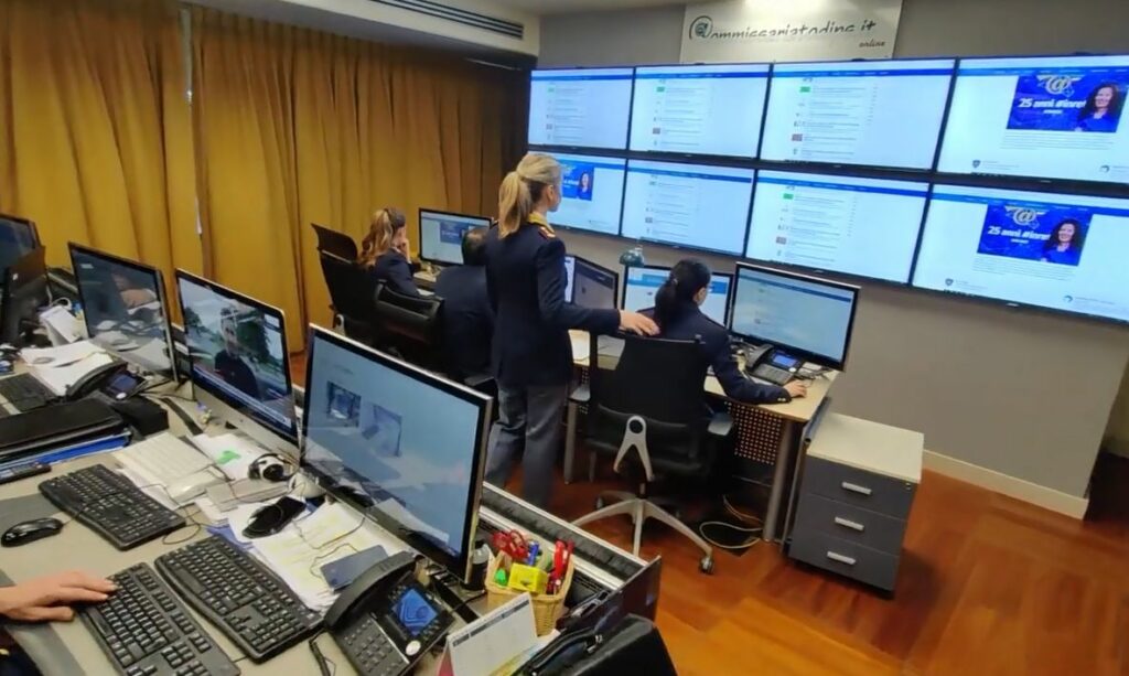 Due arresti e tredici perquisizioni per pedopornografia online