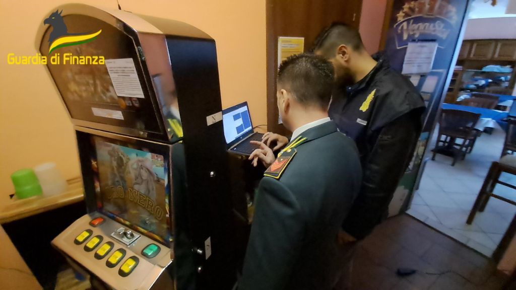 A Varese, i finanzieri del comando provinciale hanno concluso l'operazione denominata "easy slot"...