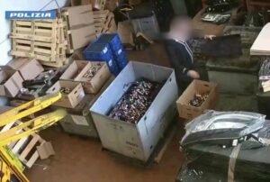 Sette persone coinvolte in furto e ricettazione di ricambi d’auto a Torino, sono state colpite da misure cautelari