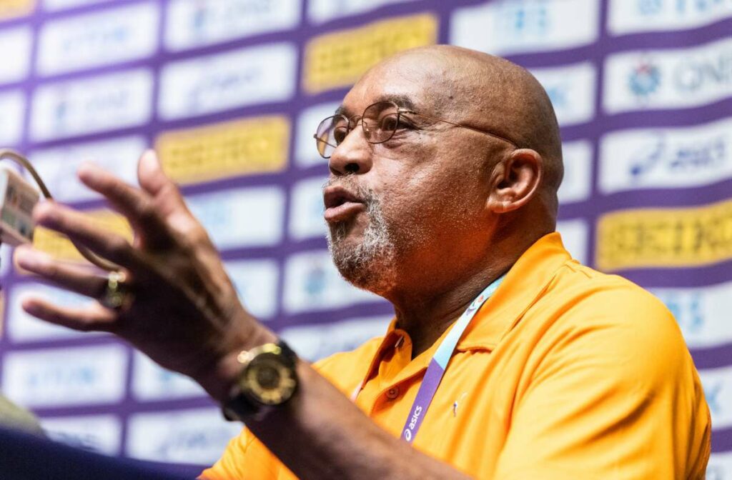 Il 21 luglio 2022 negli Stati Uniti, a Eugene, il campione olimpico Tommie C. Smith si trova a una...