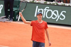 Jannik Sinner partecipa al French Open del 2024 a Roland Garros il 4 giugno 2024 a Parigi, Francia...