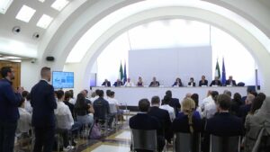 Contrastare ogni forma di inquinamento dei mari e dei bacini idrografici, con particolare...