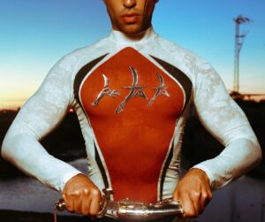 Mahmood presenta il suo nuovo singolo “Ra Ta Ta”