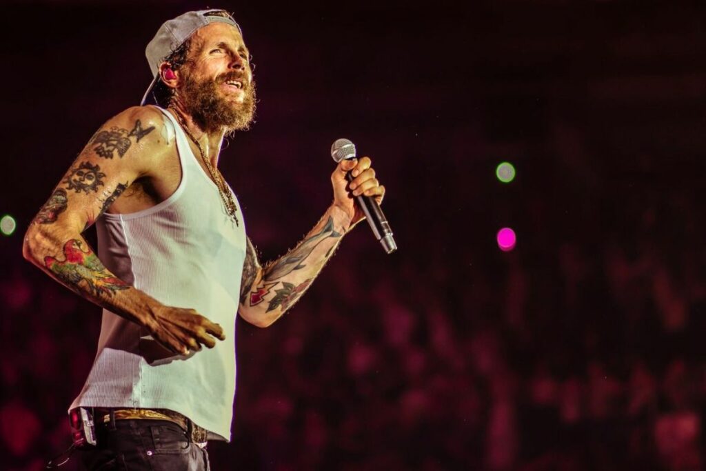 Jovanotti annuncia nuove tappe per il tour nei palazzetti