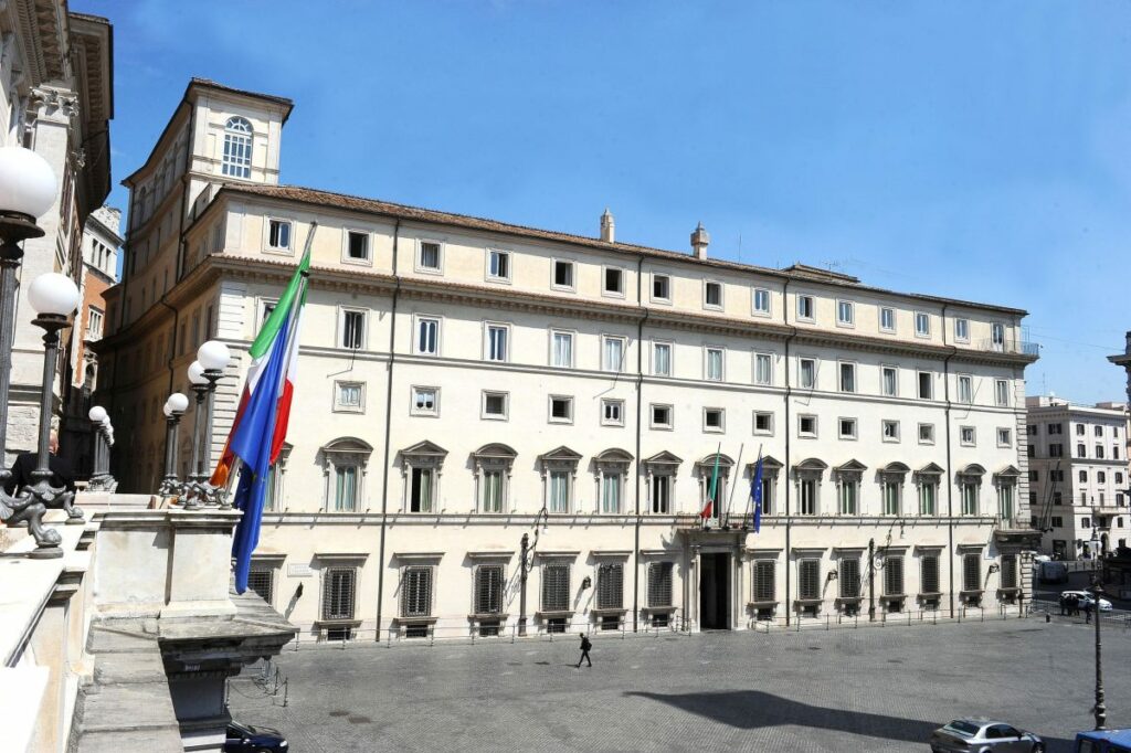 Il Palazzo Chigi, sede del Governo, è stato il luogo in cui si sono susseguiti importanti...